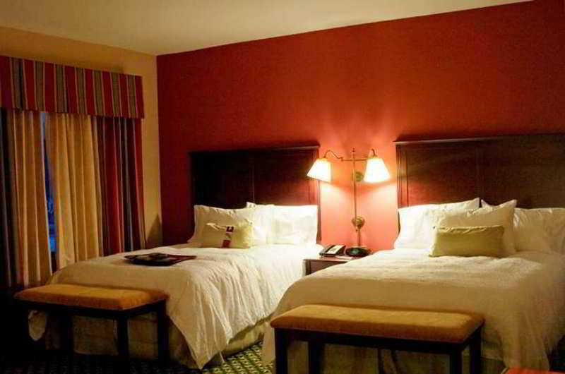 Hampton Inn & Suites Ankeny Pokoj fotografie